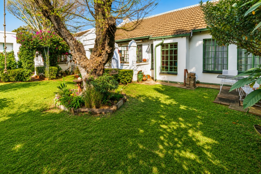 2 Bedroom Property for Sale in Die Hoewes Gauteng