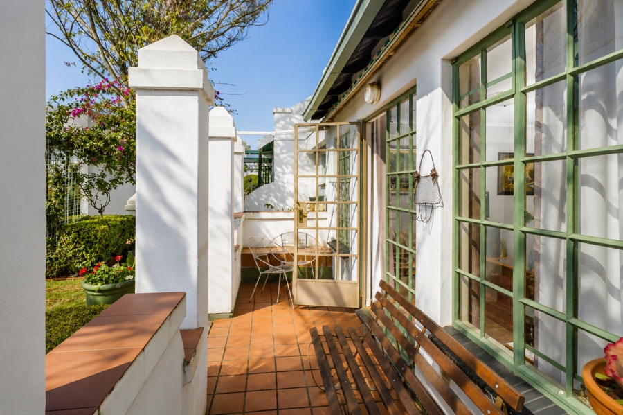 2 Bedroom Property for Sale in Die Hoewes Gauteng