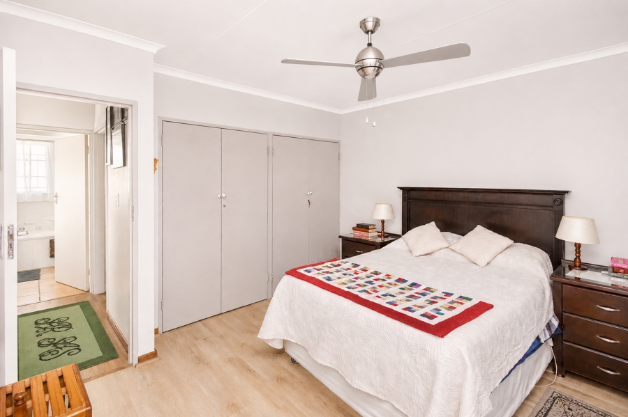 2 Bedroom Property for Sale in Die Hoewes Gauteng