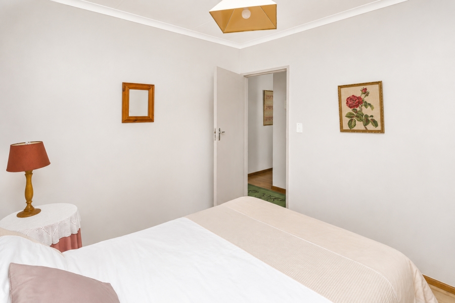 2 Bedroom Property for Sale in Die Hoewes Gauteng