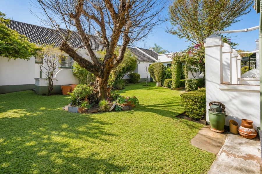 2 Bedroom Property for Sale in Die Hoewes Gauteng
