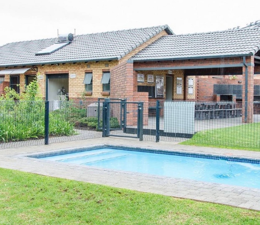 2 Bedroom Property for Sale in Montana Tuine Gauteng