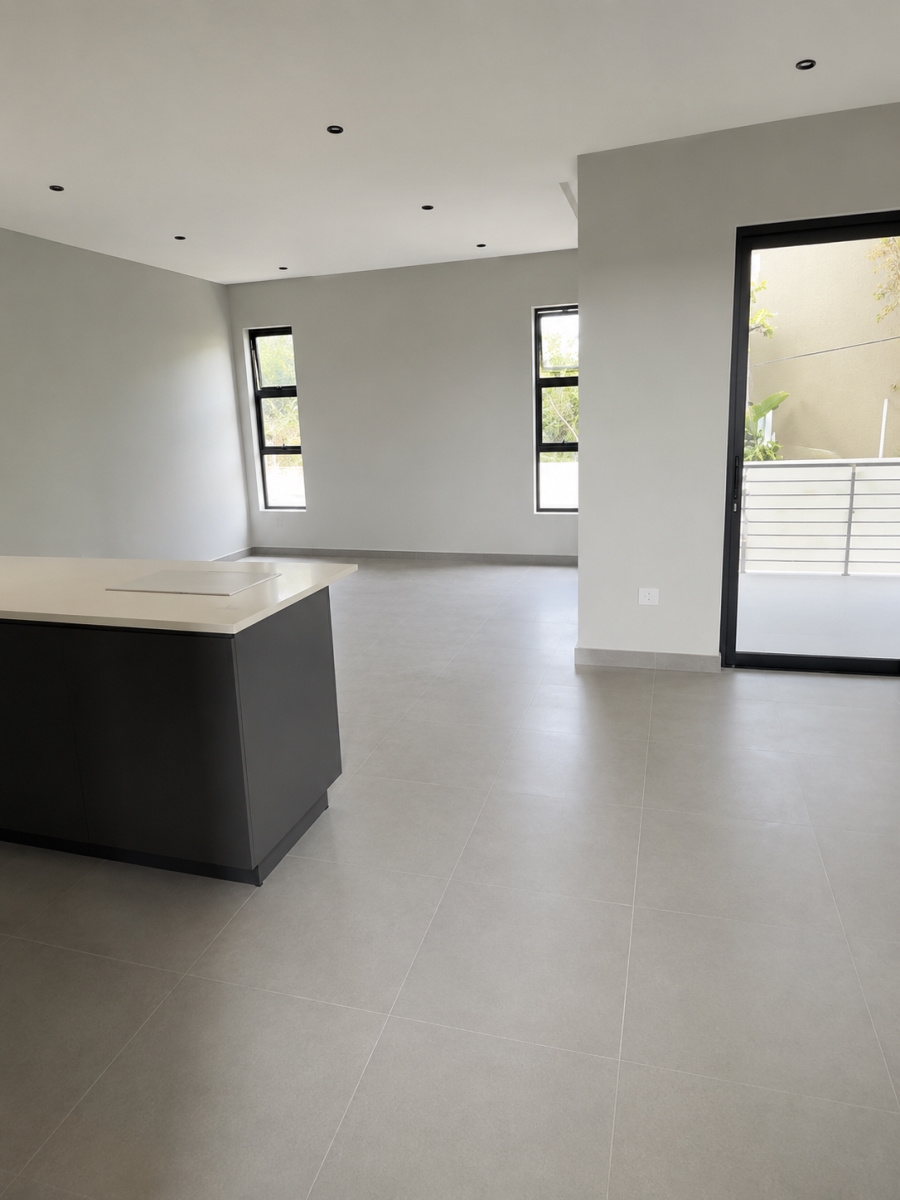 To Let 2 Bedroom Property for Rent in Waverley Gauteng