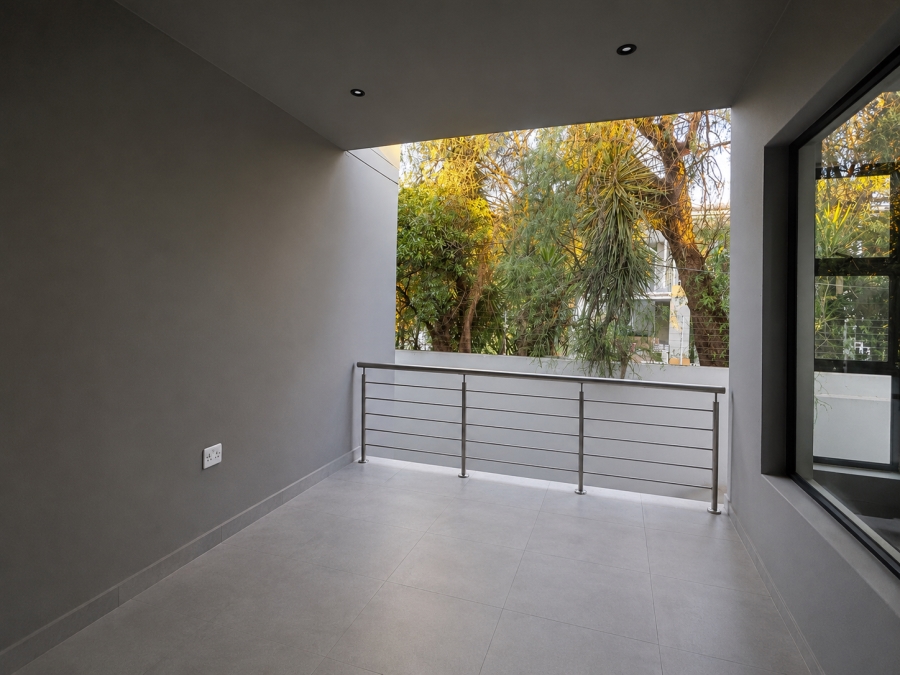 To Let 2 Bedroom Property for Rent in Waverley Gauteng