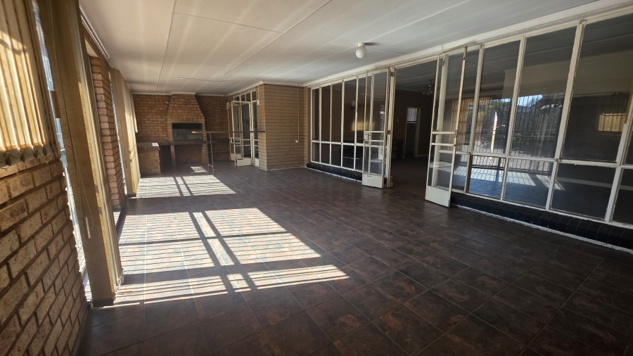 4 Bedroom Property for Sale in Selection Park Gauteng
