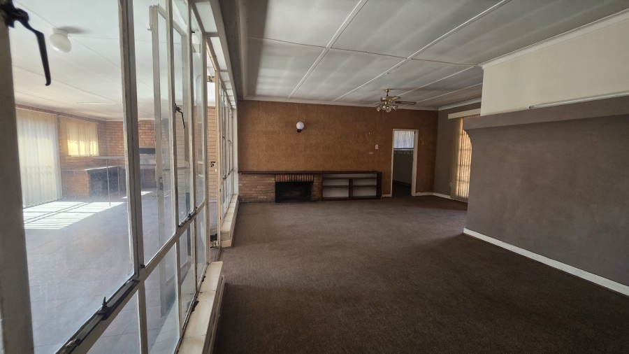 4 Bedroom Property for Sale in Selection Park Gauteng