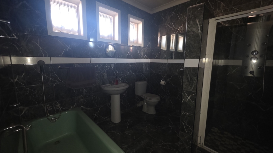4 Bedroom Property for Sale in Selection Park Gauteng