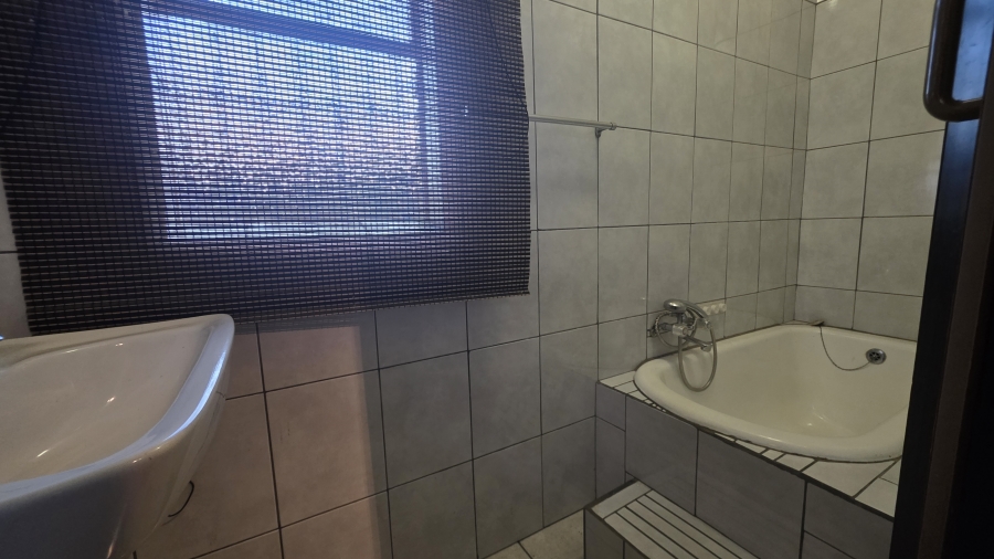 4 Bedroom Property for Sale in Selection Park Gauteng