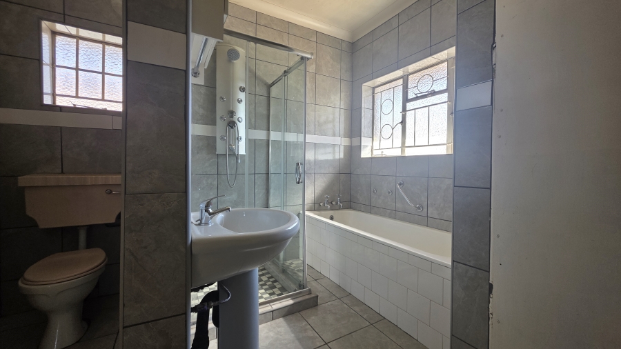 4 Bedroom Property for Sale in Selection Park Gauteng