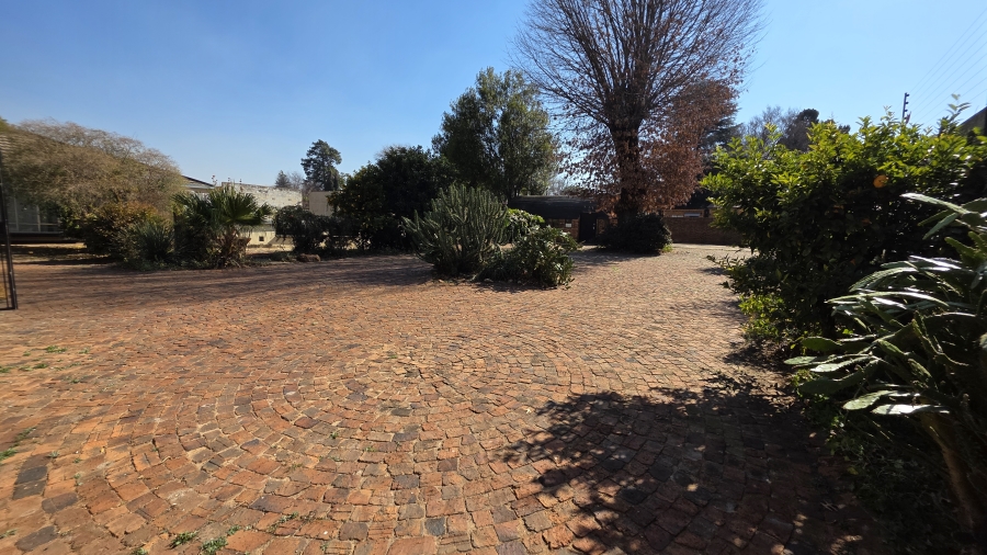 4 Bedroom Property for Sale in Selection Park Gauteng