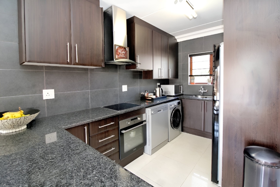To Let 2 Bedroom Property for Rent in Bedfordview Gauteng