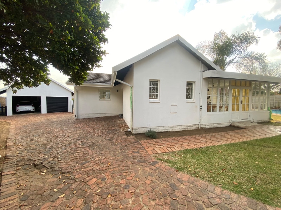 3 Bedroom Property for Sale in Farrarmere Gauteng