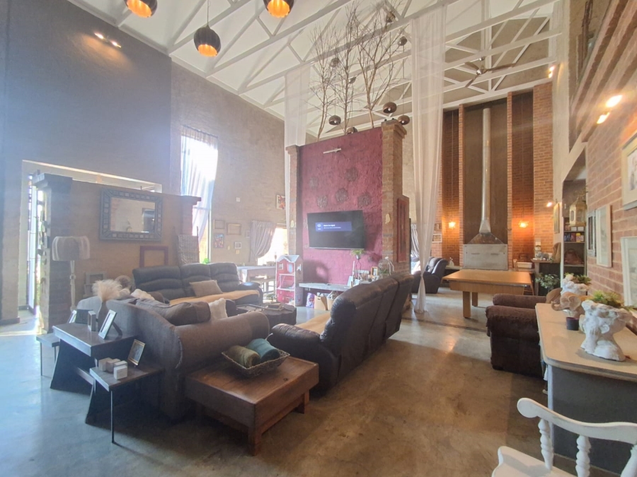5 Bedroom Property for Sale in Meyerton Central Gauteng