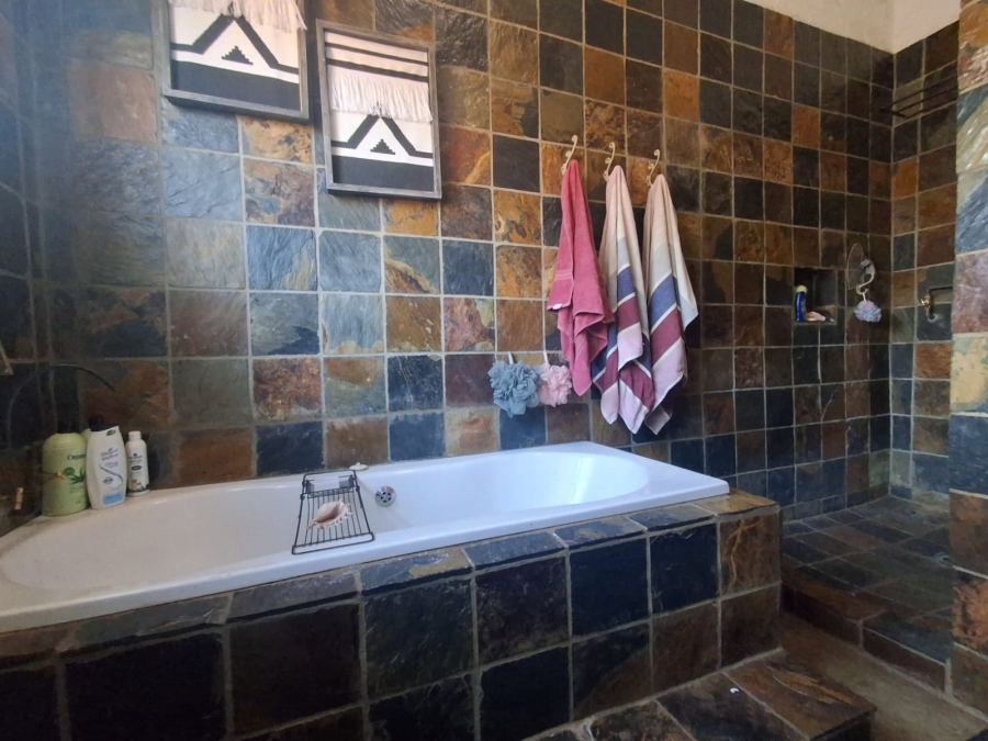 5 Bedroom Property for Sale in Meyerton Central Gauteng