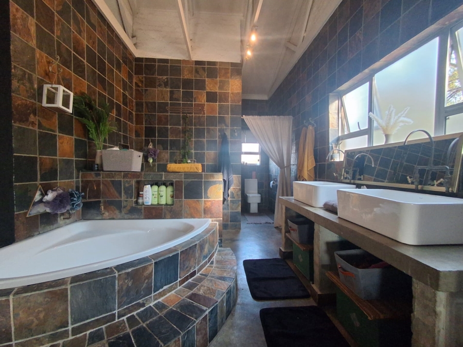 5 Bedroom Property for Sale in Meyerton Central Gauteng