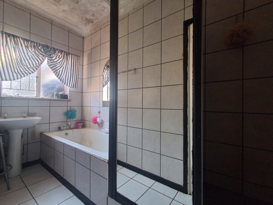3 Bedroom Property for Sale in Meyerton Central Gauteng