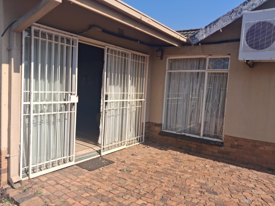 4 Bedroom Property for Sale in Three Rivers Gauteng