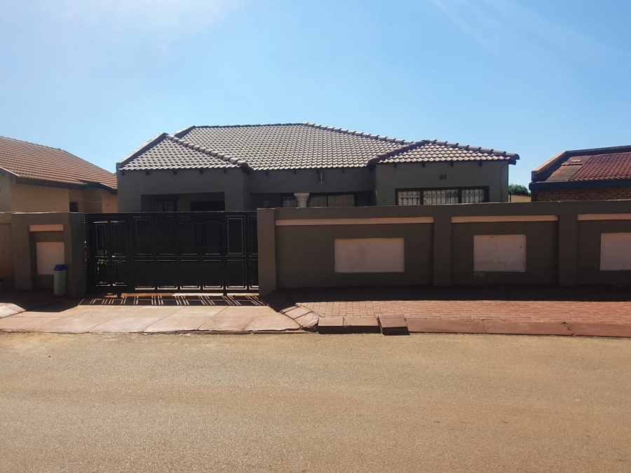 3 Bedroom Property for Sale in Tokoza Gauteng