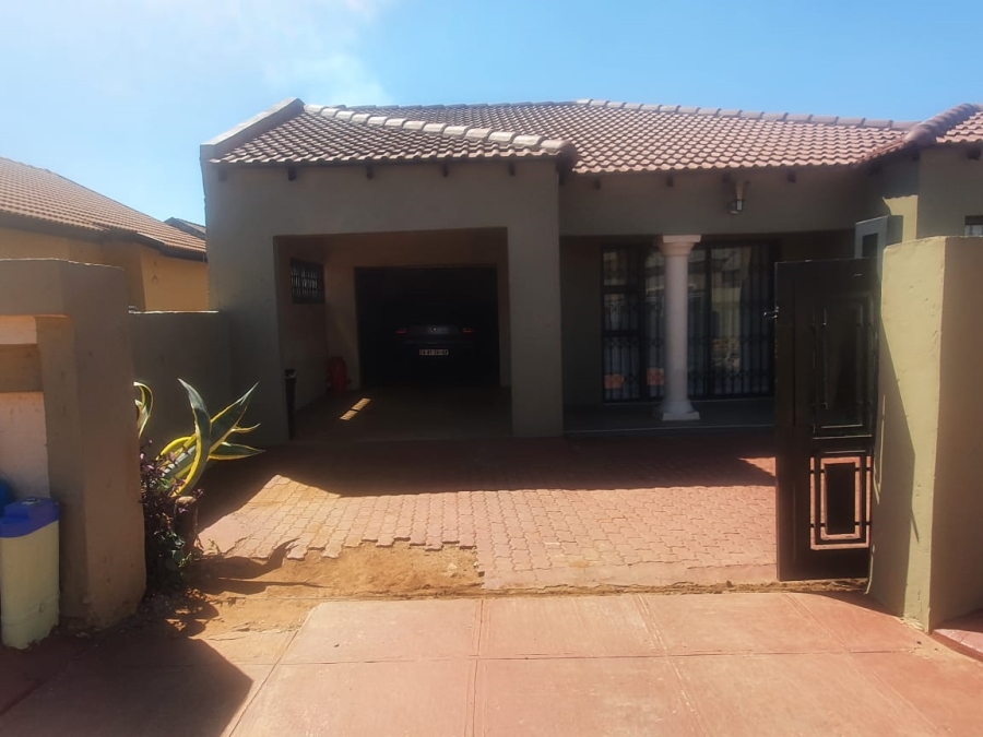 3 Bedroom Property for Sale in Tokoza Gauteng