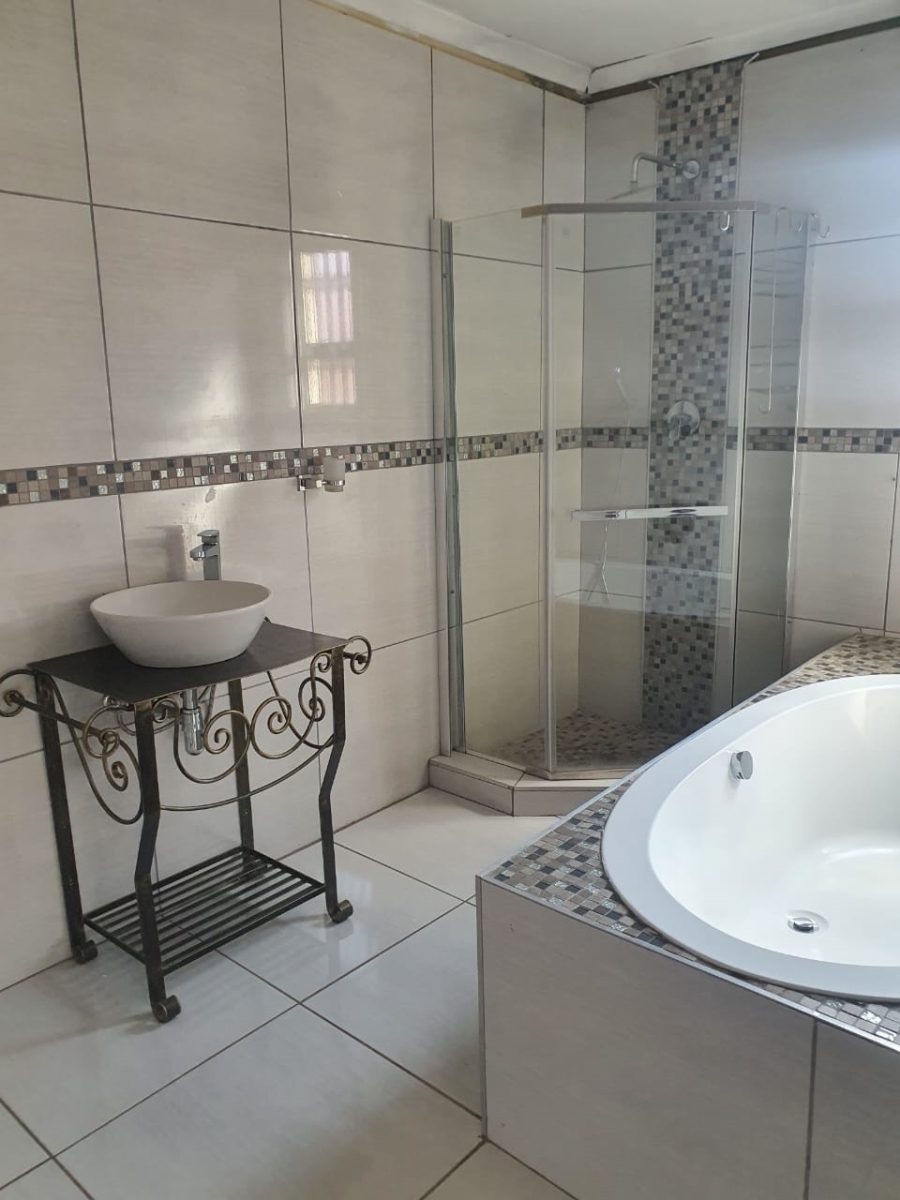 3 Bedroom Property for Sale in Tokoza Gauteng