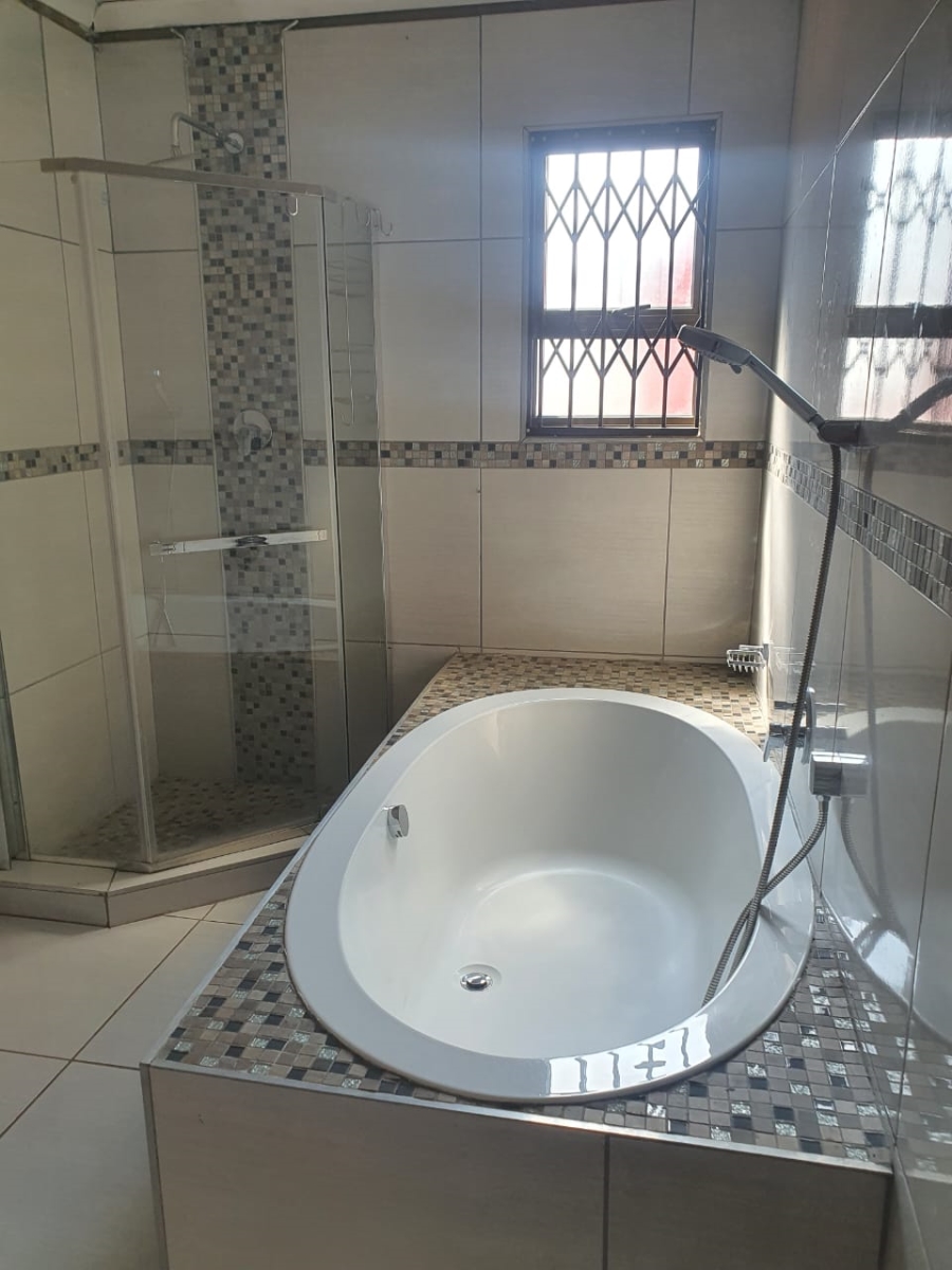 3 Bedroom Property for Sale in Tokoza Gauteng