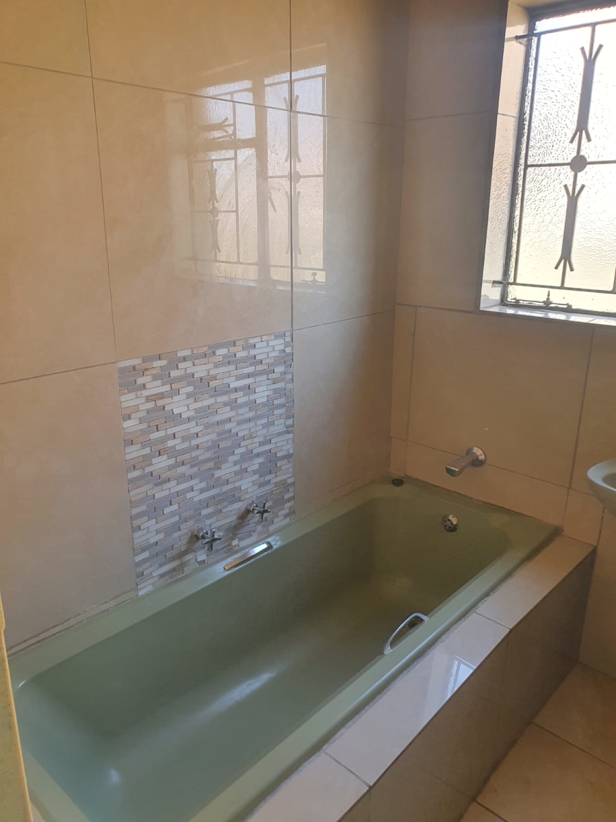 3 Bedroom Property for Sale in Tokoza Gauteng