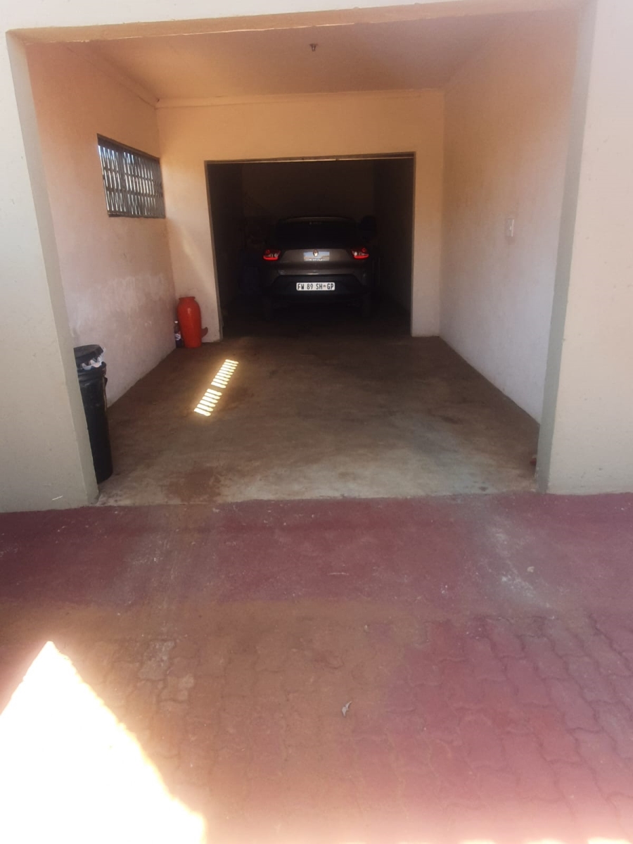 3 Bedroom Property for Sale in Tokoza Gauteng