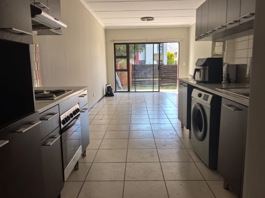 To Let 2 Bedroom Property for Rent in Noordwyk Gauteng