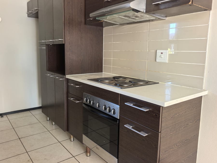 To Let 2 Bedroom Property for Rent in Noordwyk Gauteng