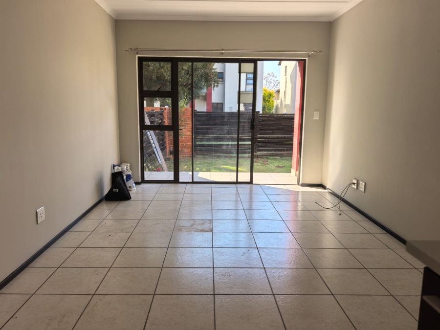 To Let 2 Bedroom Property for Rent in Noordwyk Gauteng