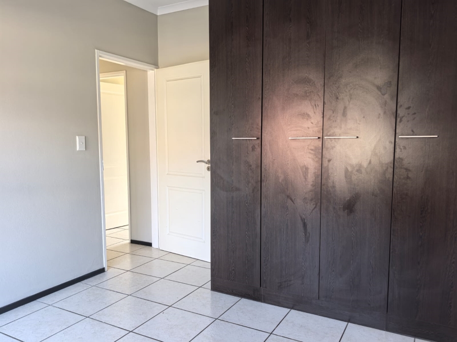 To Let 2 Bedroom Property for Rent in Noordwyk Gauteng