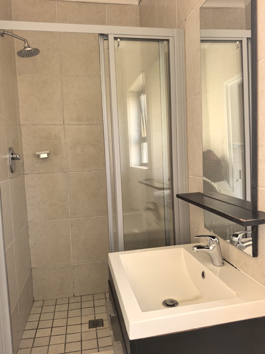 To Let 2 Bedroom Property for Rent in Noordwyk Gauteng