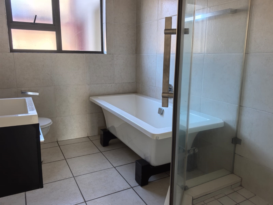 To Let 2 Bedroom Property for Rent in Noordwyk Gauteng