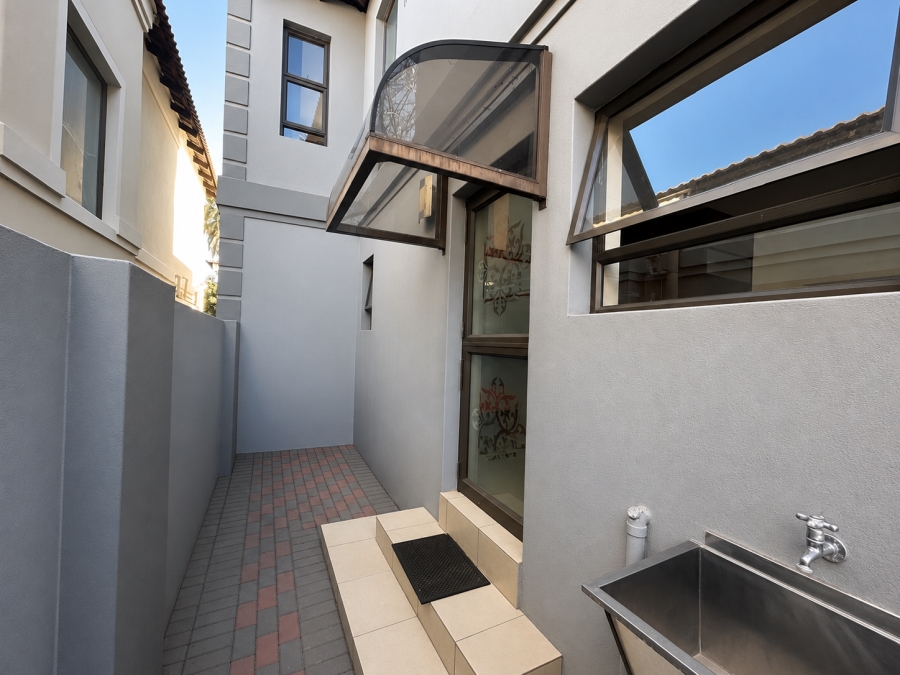 3 Bedroom Property for Sale in Halfway Gardens Gauteng