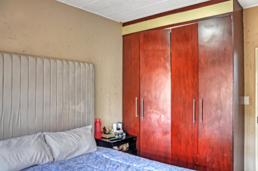 2 Bedroom Property for Sale in Sunninghill Gauteng