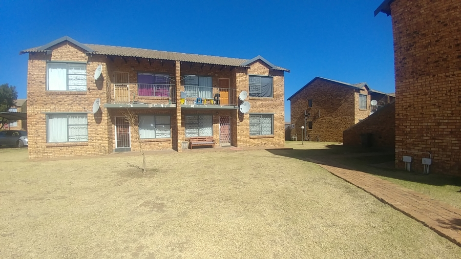 To Let 2 Bedroom Property for Rent in Arundo Estate Gauteng