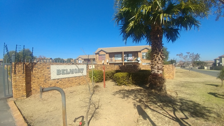To Let 2 Bedroom Property for Rent in Arundo Estate Gauteng