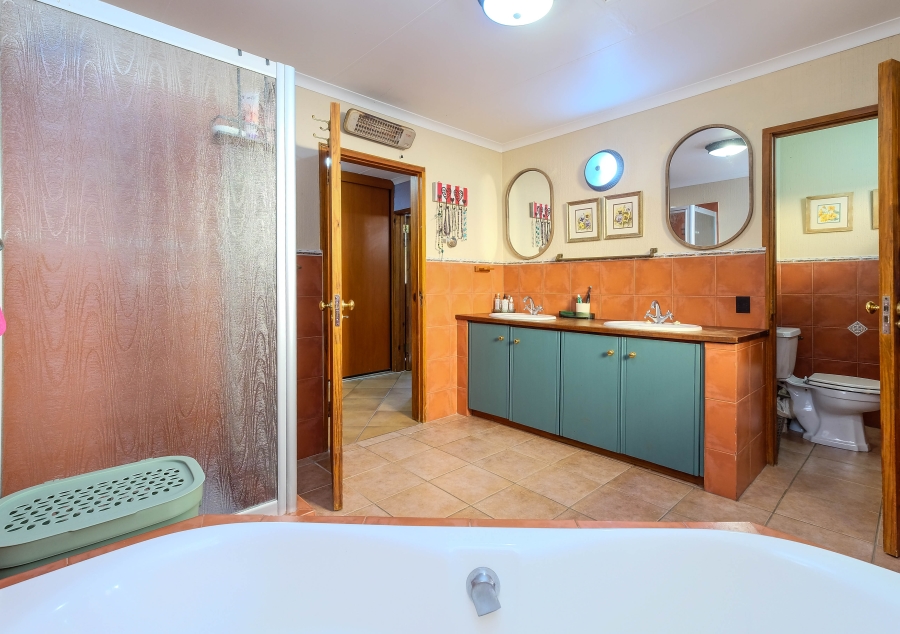 8 Bedroom Property for Sale in Muldersdrift Gauteng