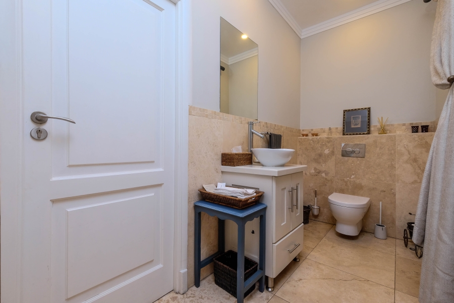 4 Bedroom Property for Sale in Hurlingham Gauteng