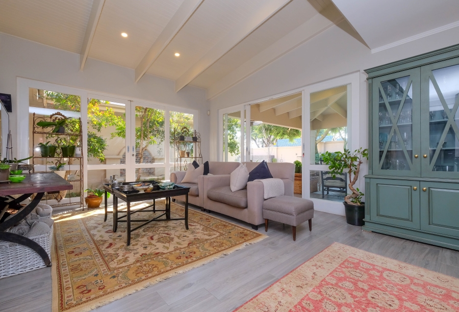 4 Bedroom Property for Sale in Hurlingham Gauteng