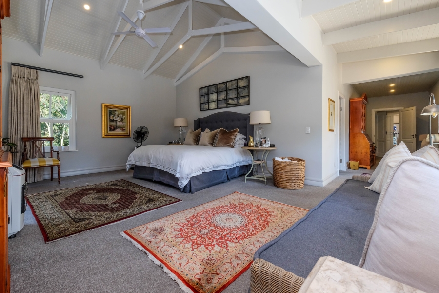 4 Bedroom Property for Sale in Hurlingham Gauteng