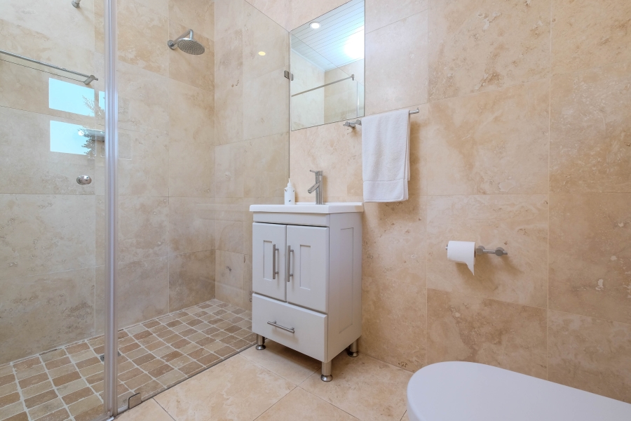 4 Bedroom Property for Sale in Hurlingham Gauteng