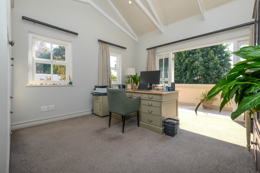4 Bedroom Property for Sale in Hurlingham Gauteng