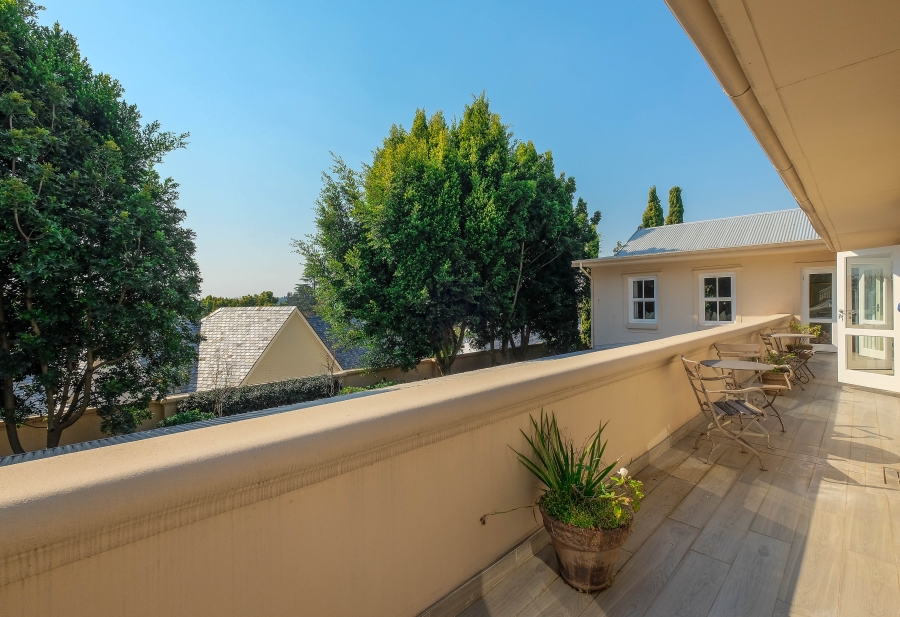 4 Bedroom Property for Sale in Hurlingham Gauteng