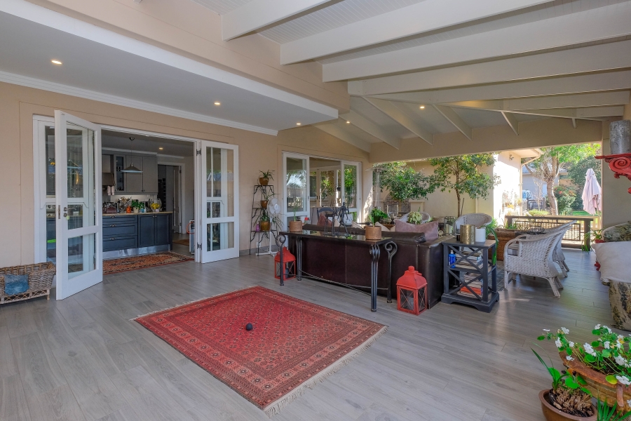 4 Bedroom Property for Sale in Hurlingham Gauteng