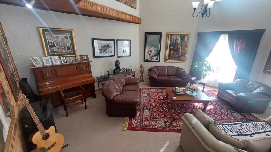 6 Bedroom Property for Sale in Rant En Dal Gauteng