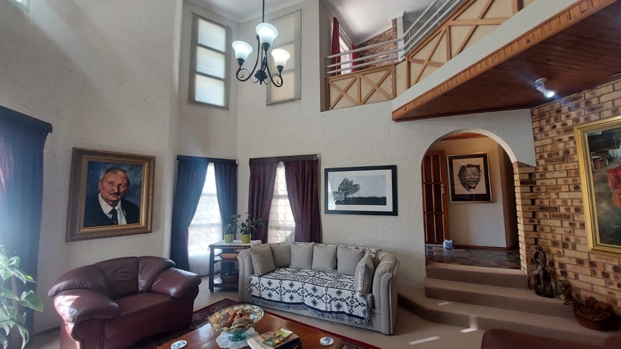 6 Bedroom Property for Sale in Rant En Dal Gauteng
