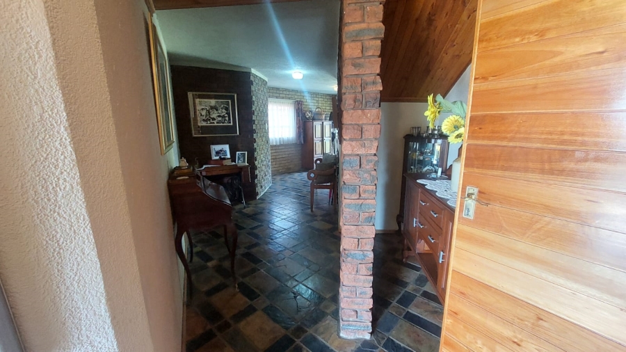 6 Bedroom Property for Sale in Rant En Dal Gauteng