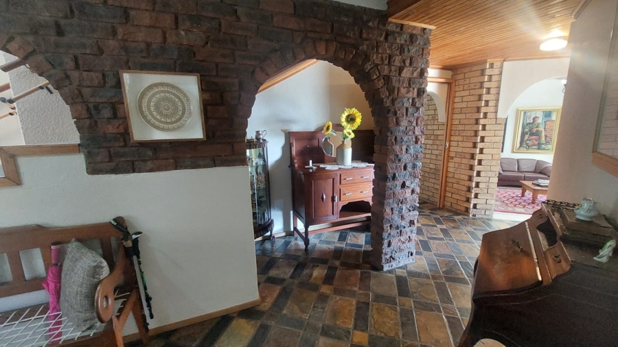 6 Bedroom Property for Sale in Rant En Dal Gauteng
