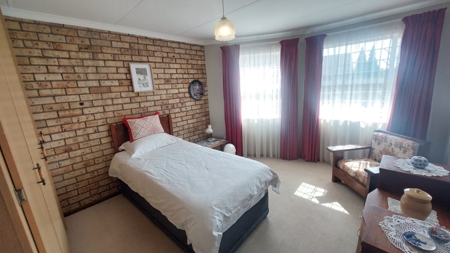 6 Bedroom Property for Sale in Rant En Dal Gauteng